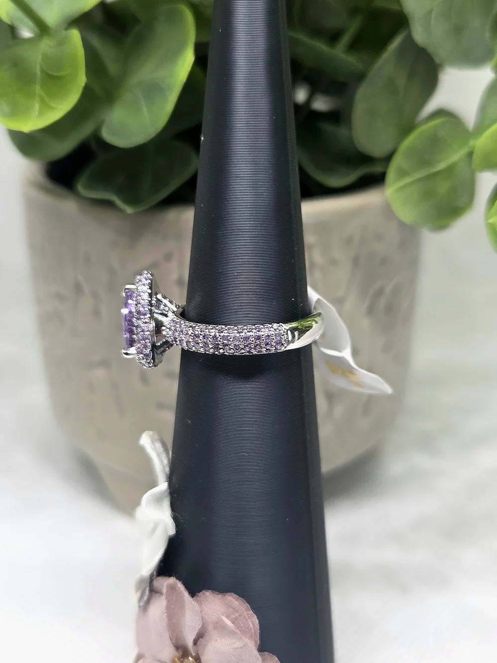 Bomb Party stunning lavender